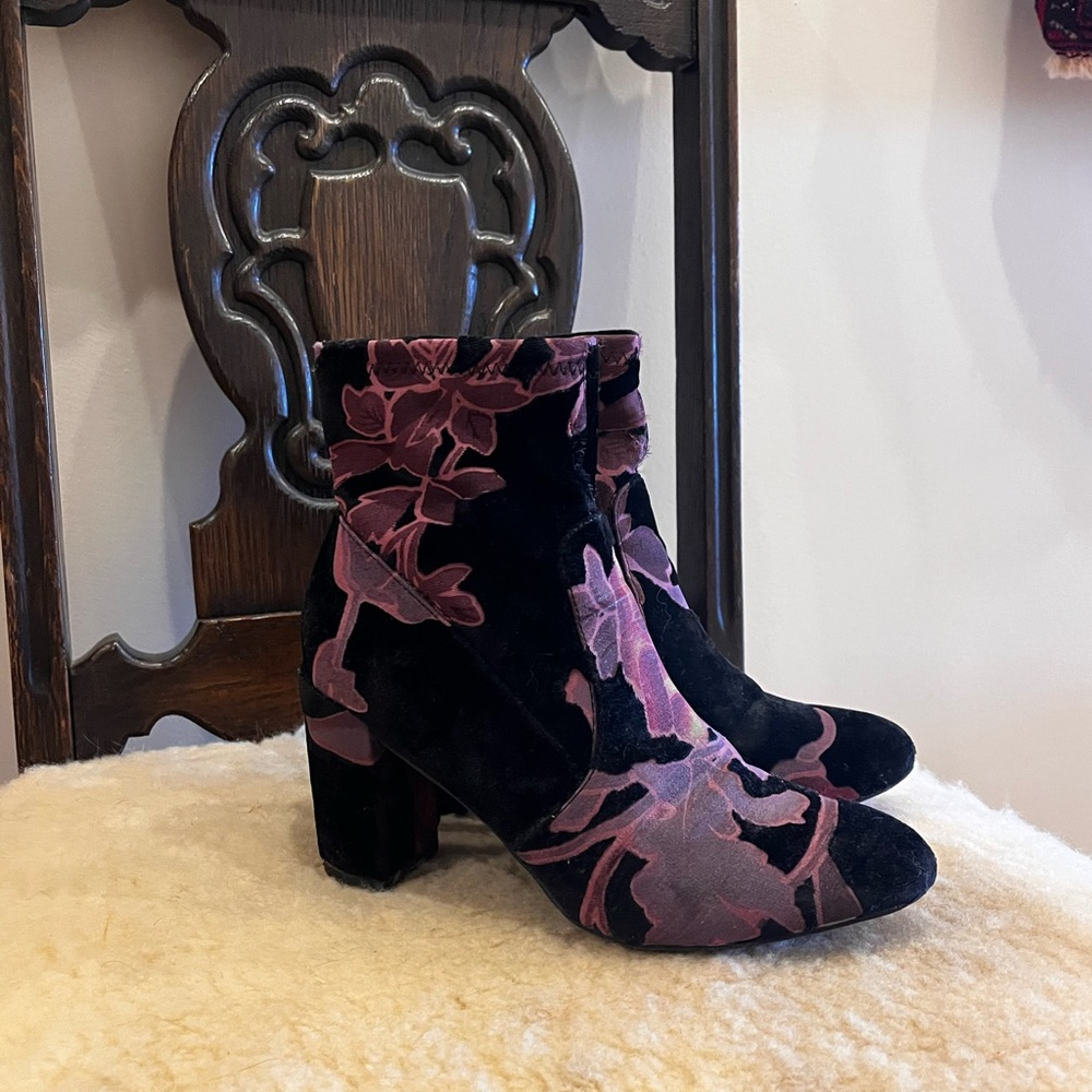 Steve Madden velvet boots